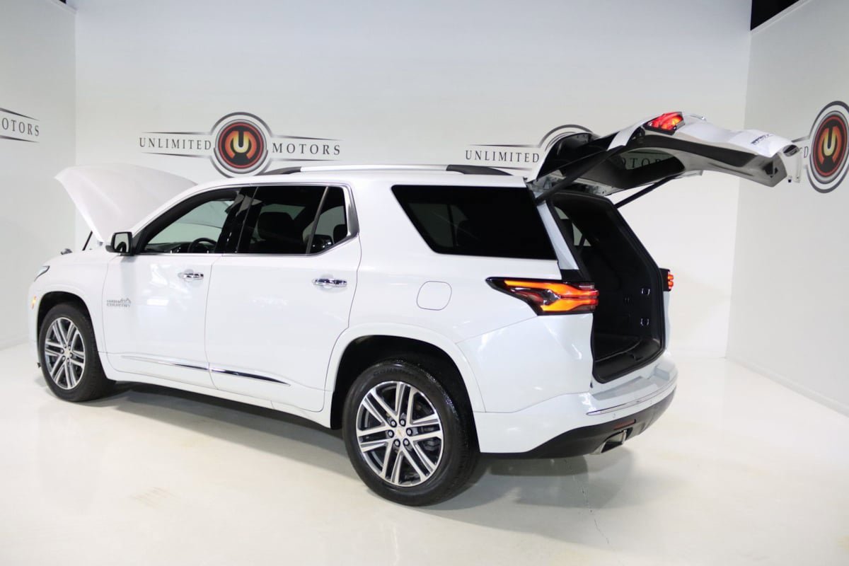 Used 2022 Chevrolet Traverse High Country w/ LPO, Floor Liner Package AWD/4WD image 26