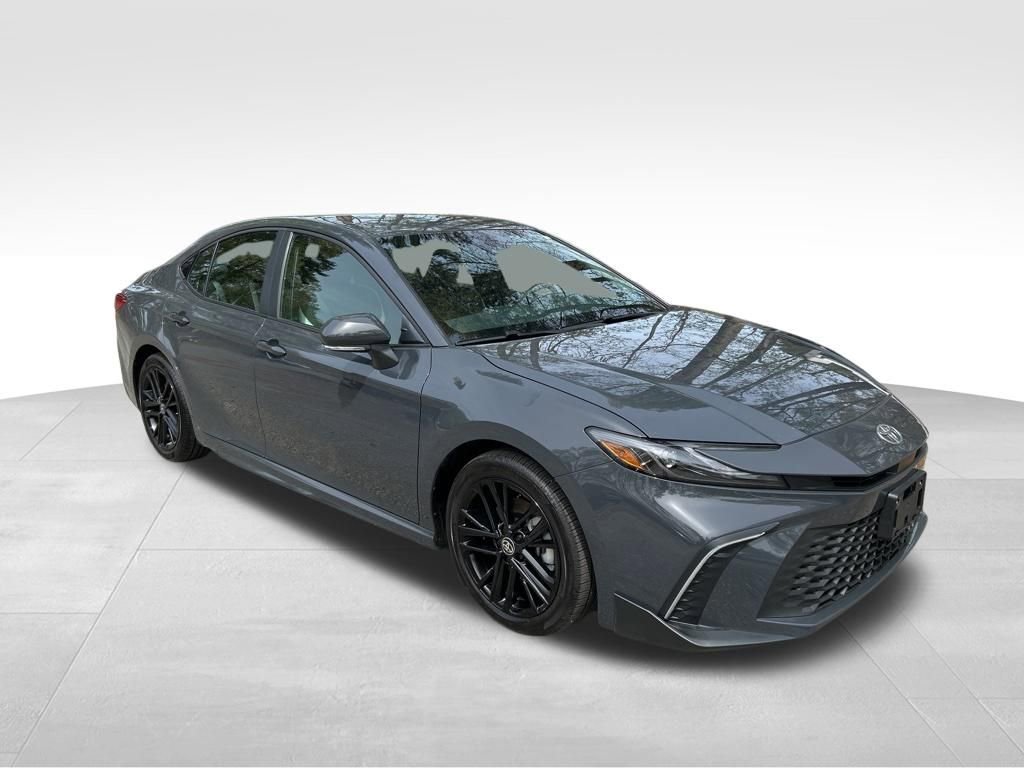 Used 2025 Toyota Camry SE w/ Convenience Package image 8