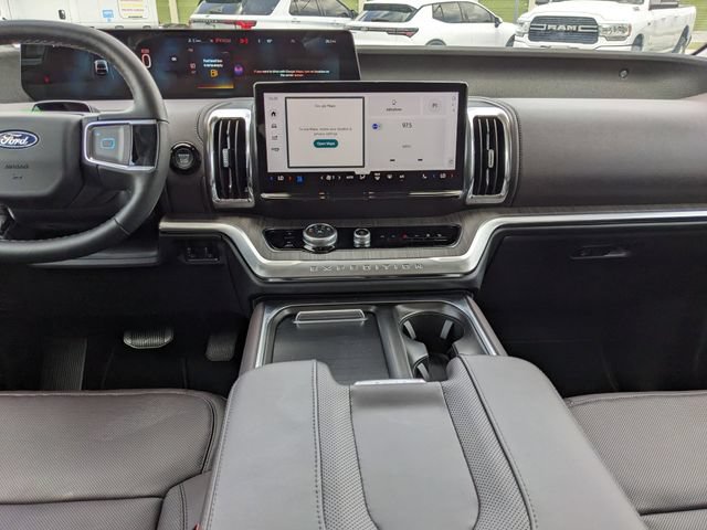 New 2026 Ford Expedition Platinum w/ Platinum Ultimate Package AWD/4WD image 16