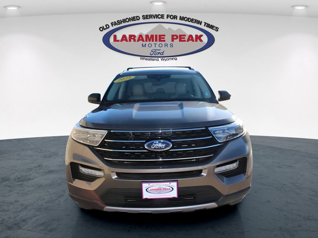 Used 2021 Ford Explorer XLT w/ Equipment Group 202A image 5