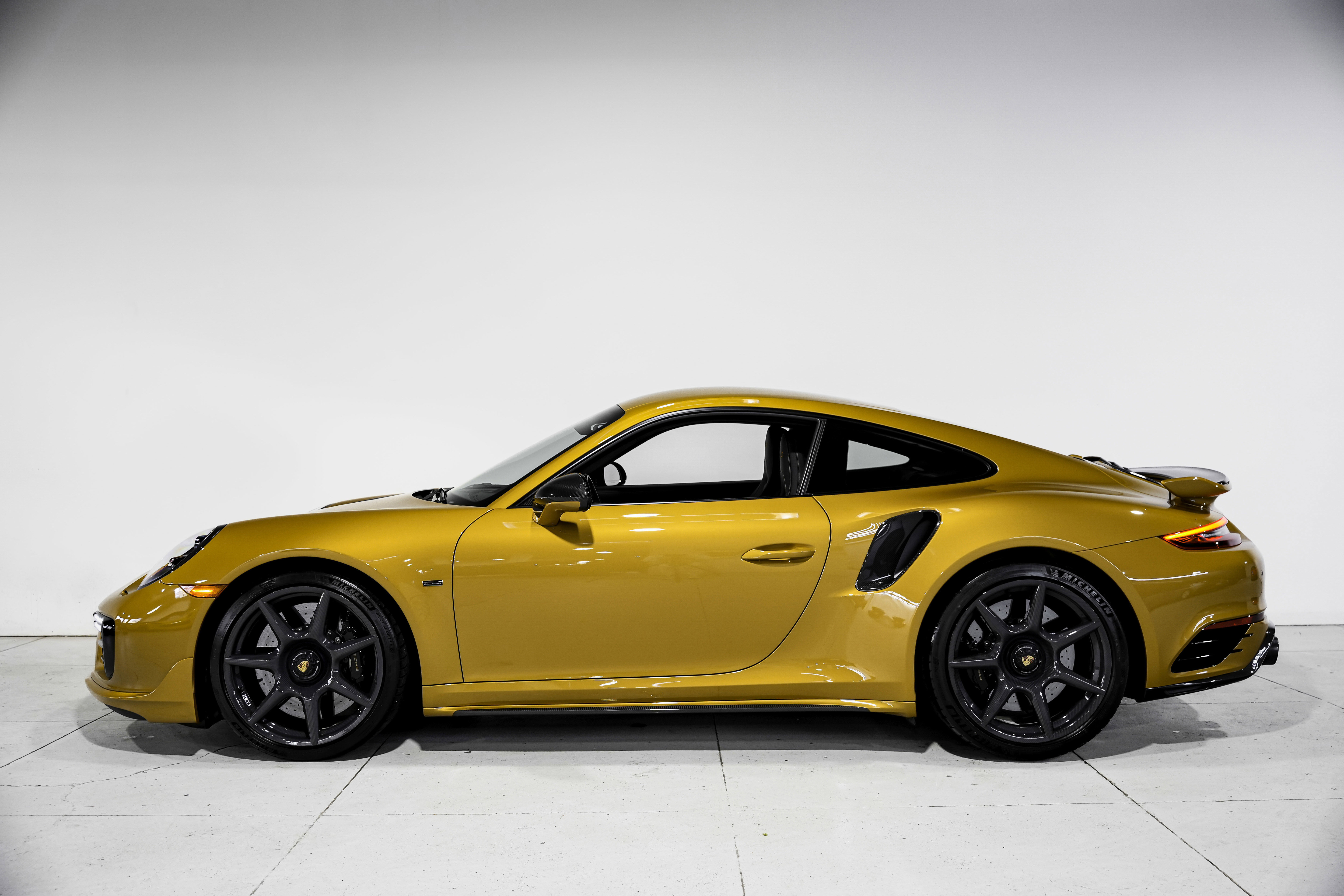 Used 2018 Porsche 911 Turbo S image 8