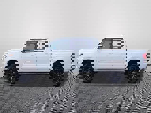 Used 2021 Toyota Tacoma SR5 image 5