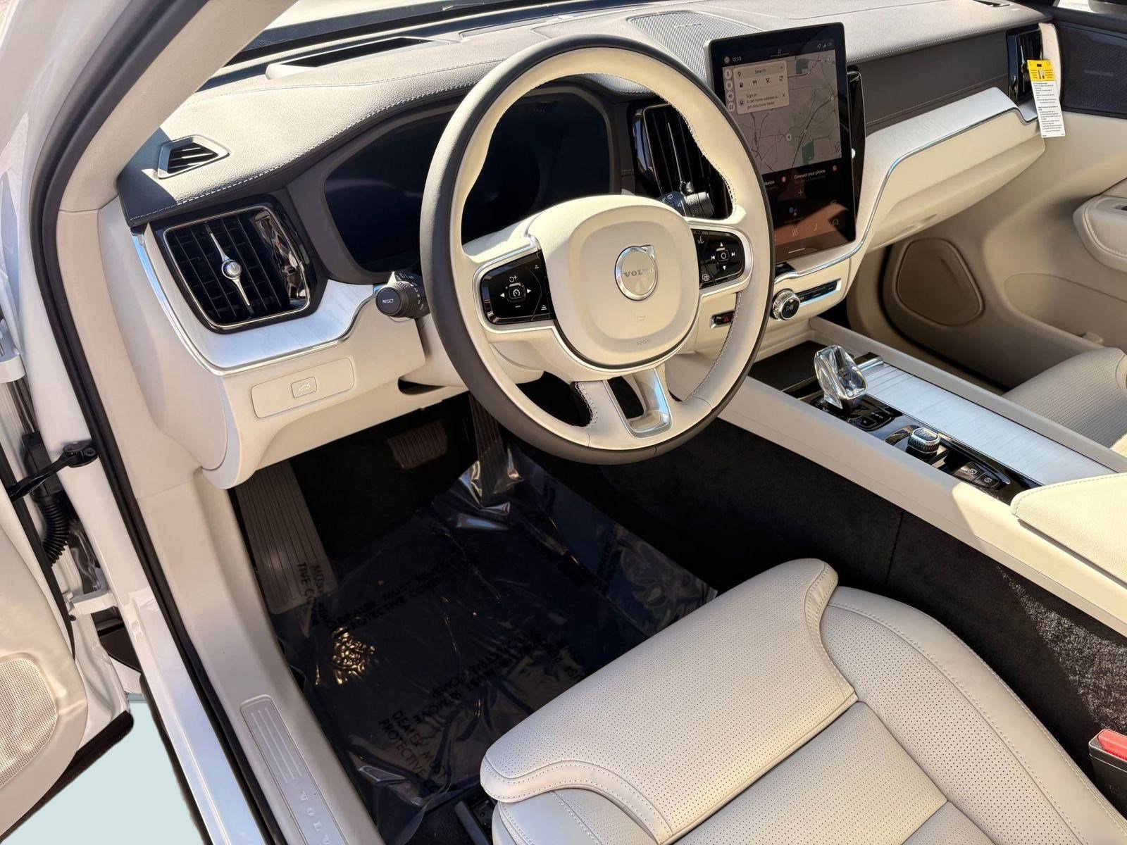 New 2026 Volvo XC60 B5 Ultra w/ Climate Package image 4