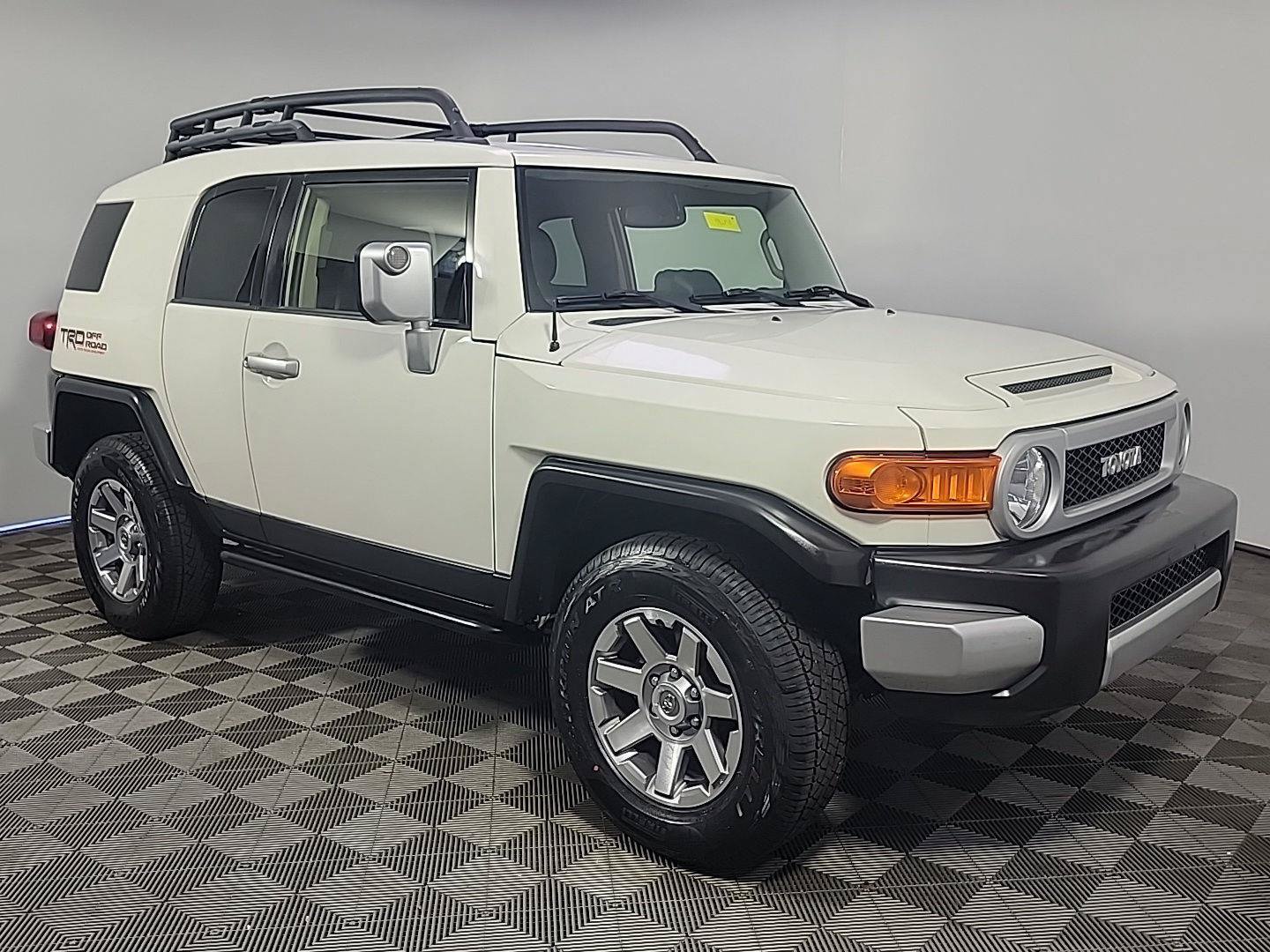 Used 2014 Toyota FJ Cruiser 4WD w/ Upgrade Package image 1