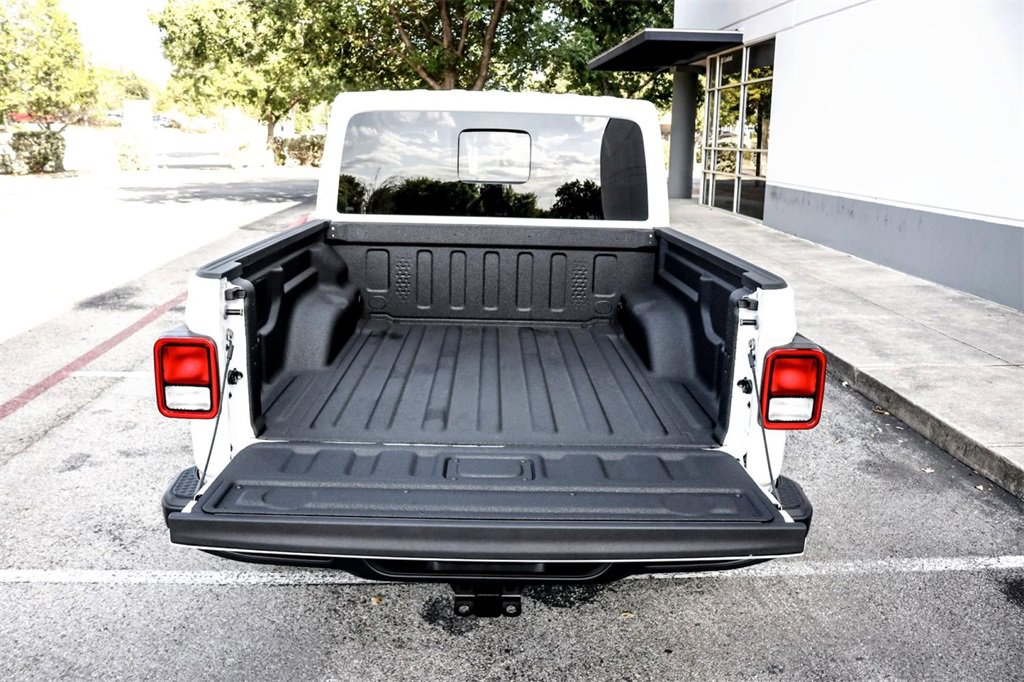 New 2025 Jeep Gladiator Sport w/ Premium Package image 24