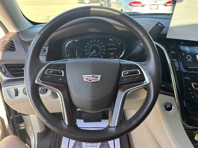 Used 2016 Cadillac Escalade Luxury AWD/4WD image 5