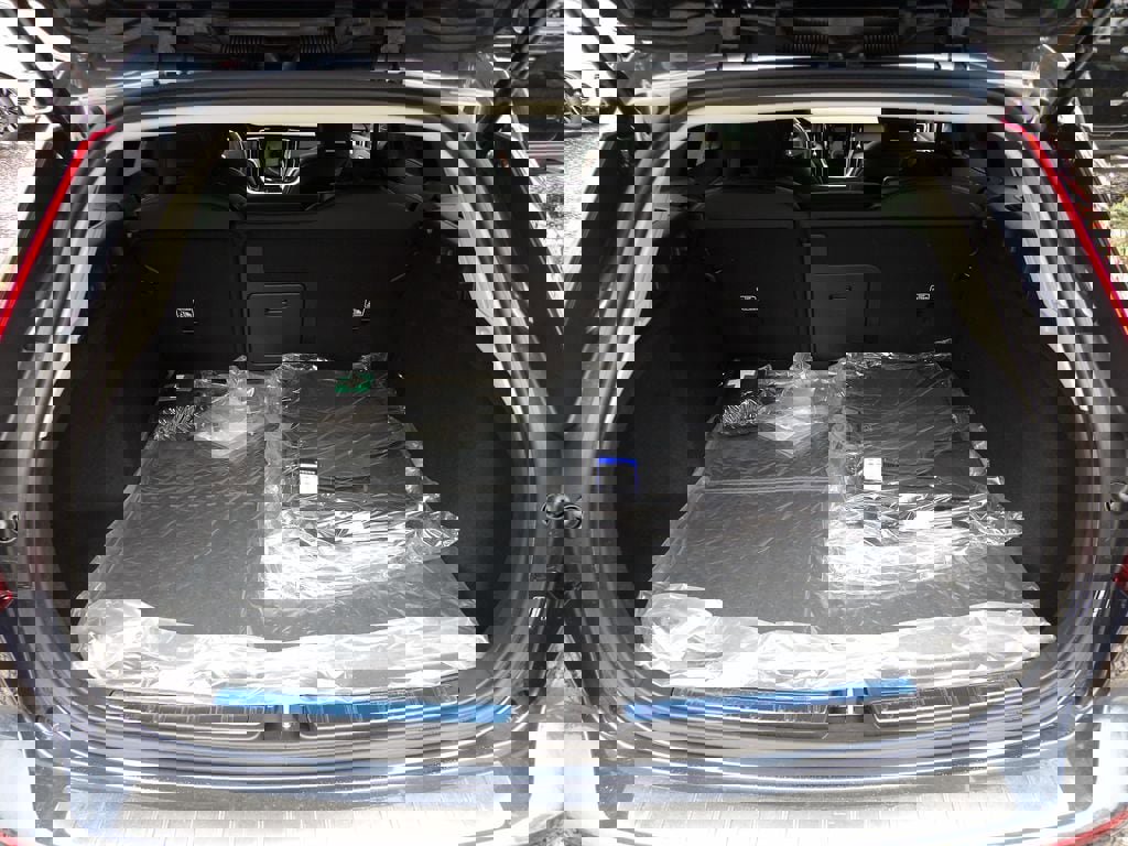 New 2026 Volvo V60 B5 Cross Country Plus w/ Protection Package Premier image 24