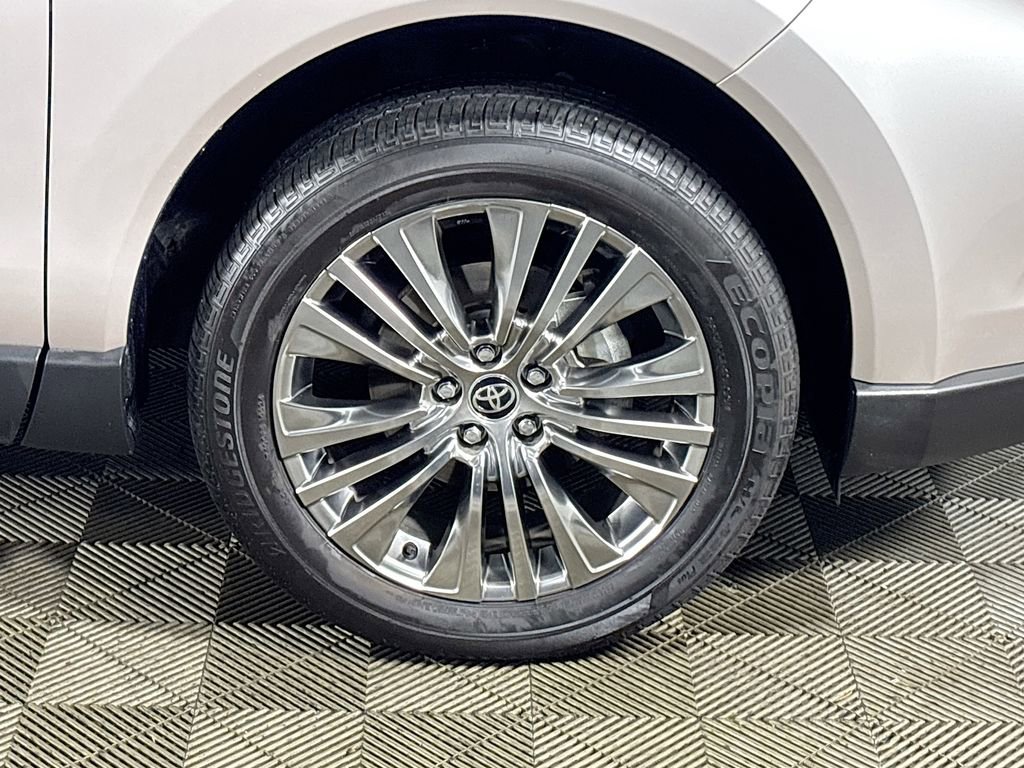 Used 2024 Toyota Venza Nightshade image 22