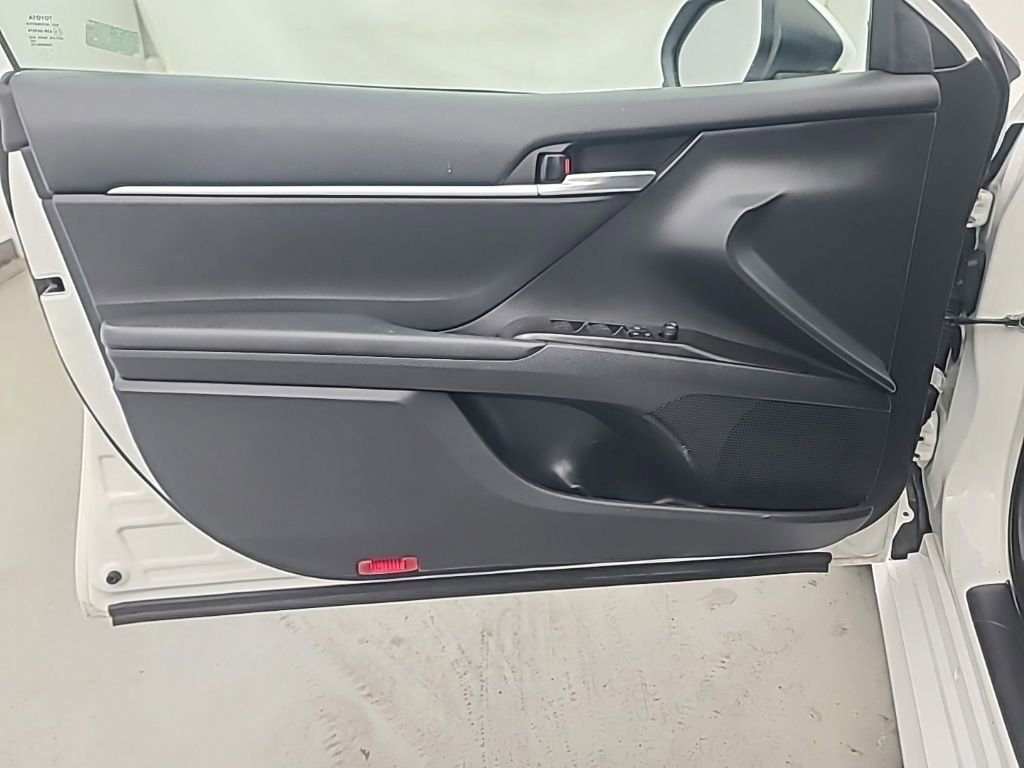 Used 2021 Toyota Camry LE image 21