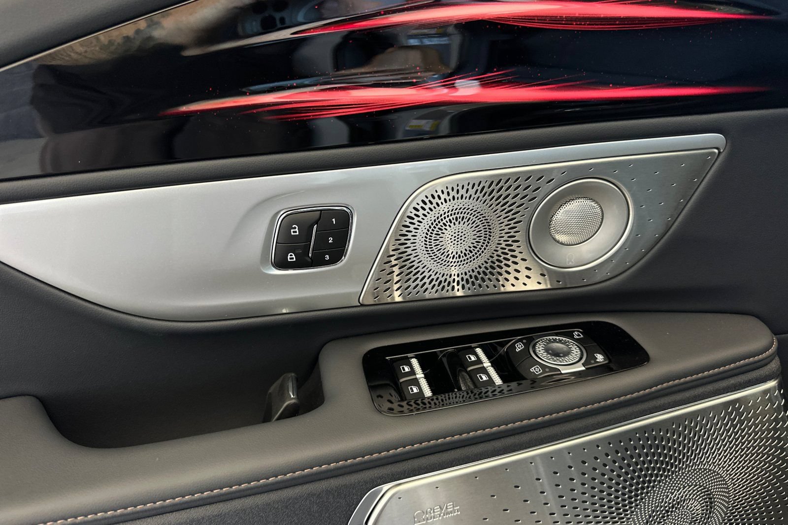 New 2026 Lincoln Nautilus Reserve AWD/4WD image 10