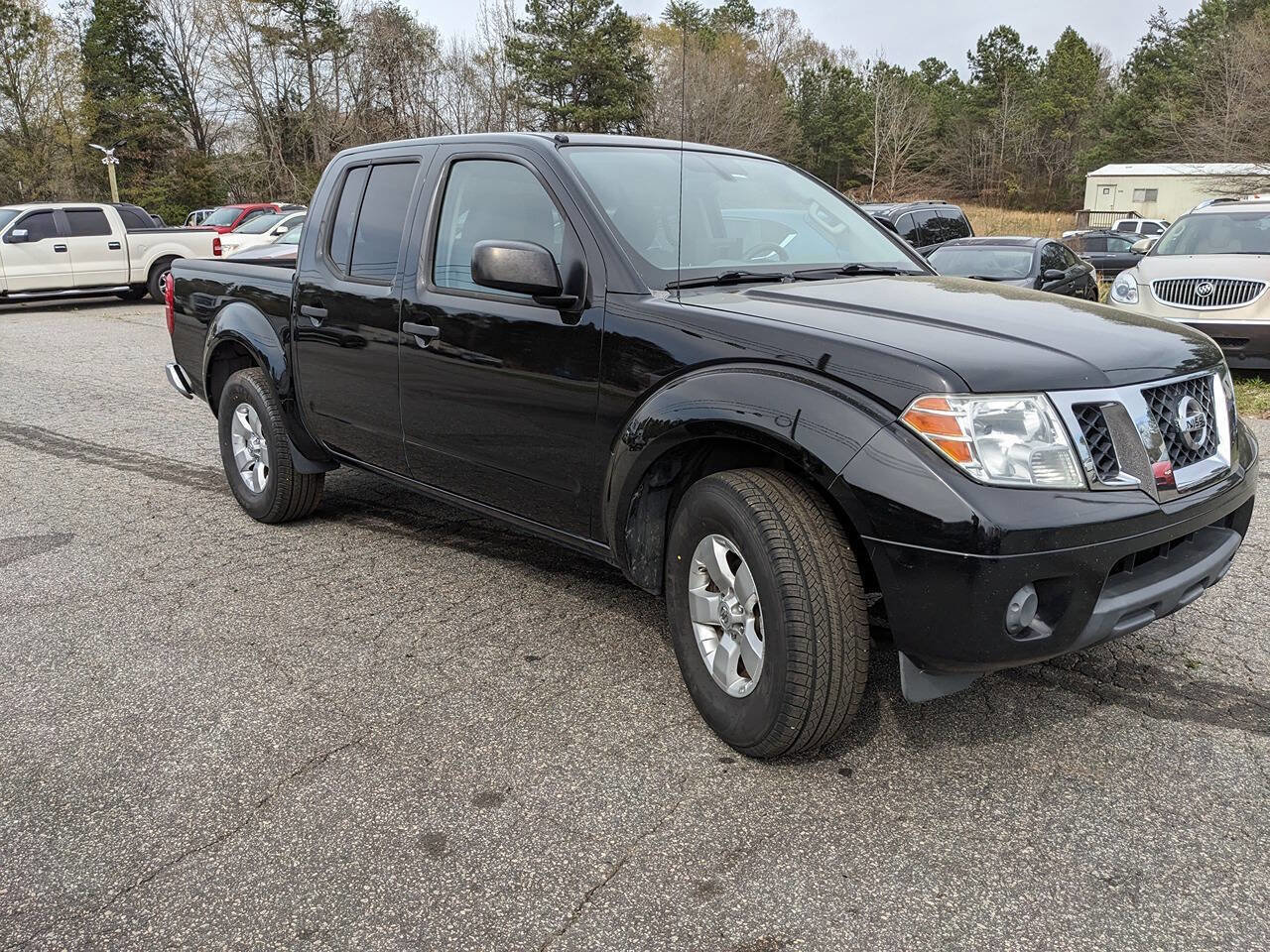 Used 2012 Nissan Frontier SV image 8