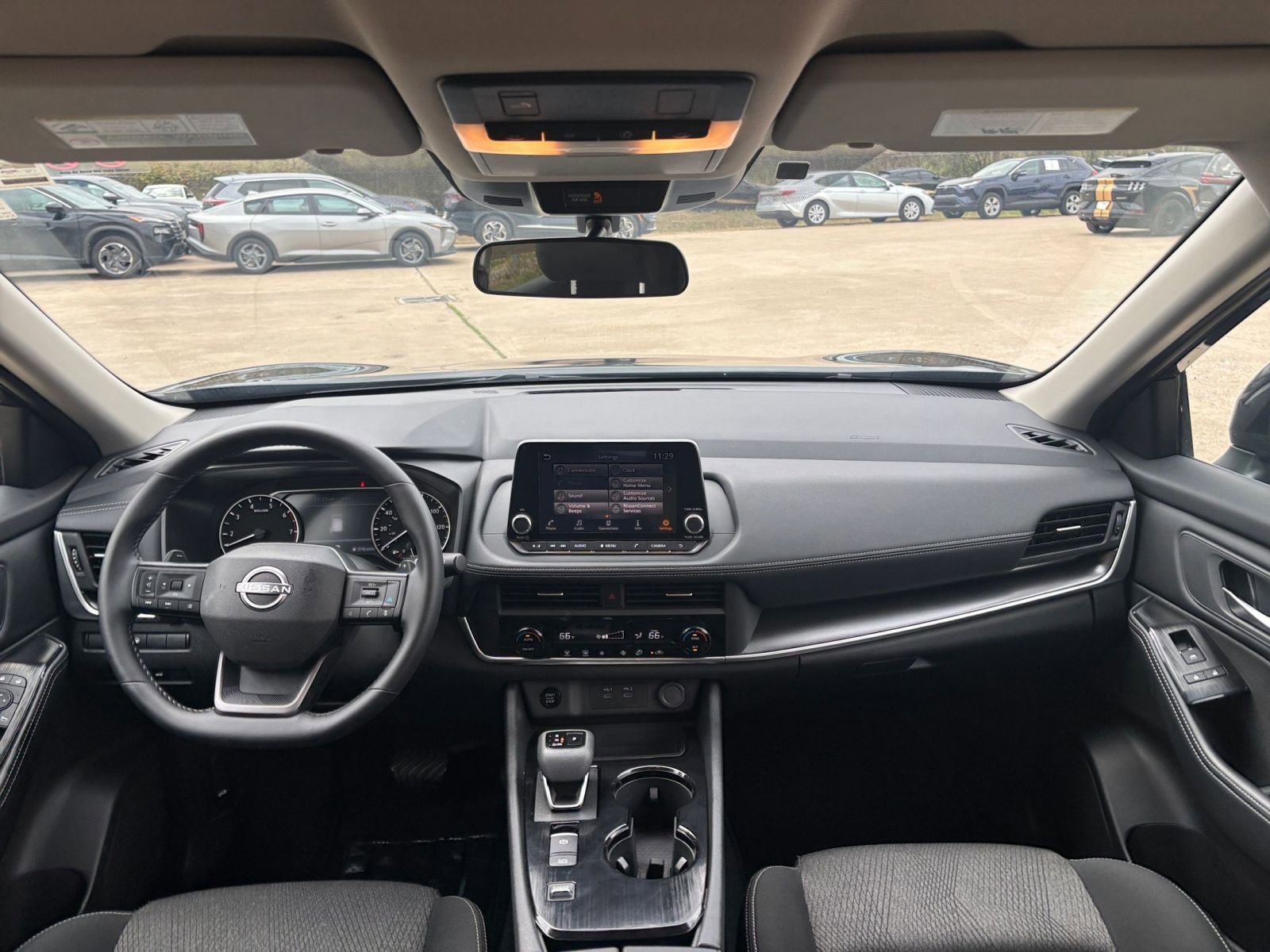 Used 2025 Nissan Rogue SV image 35