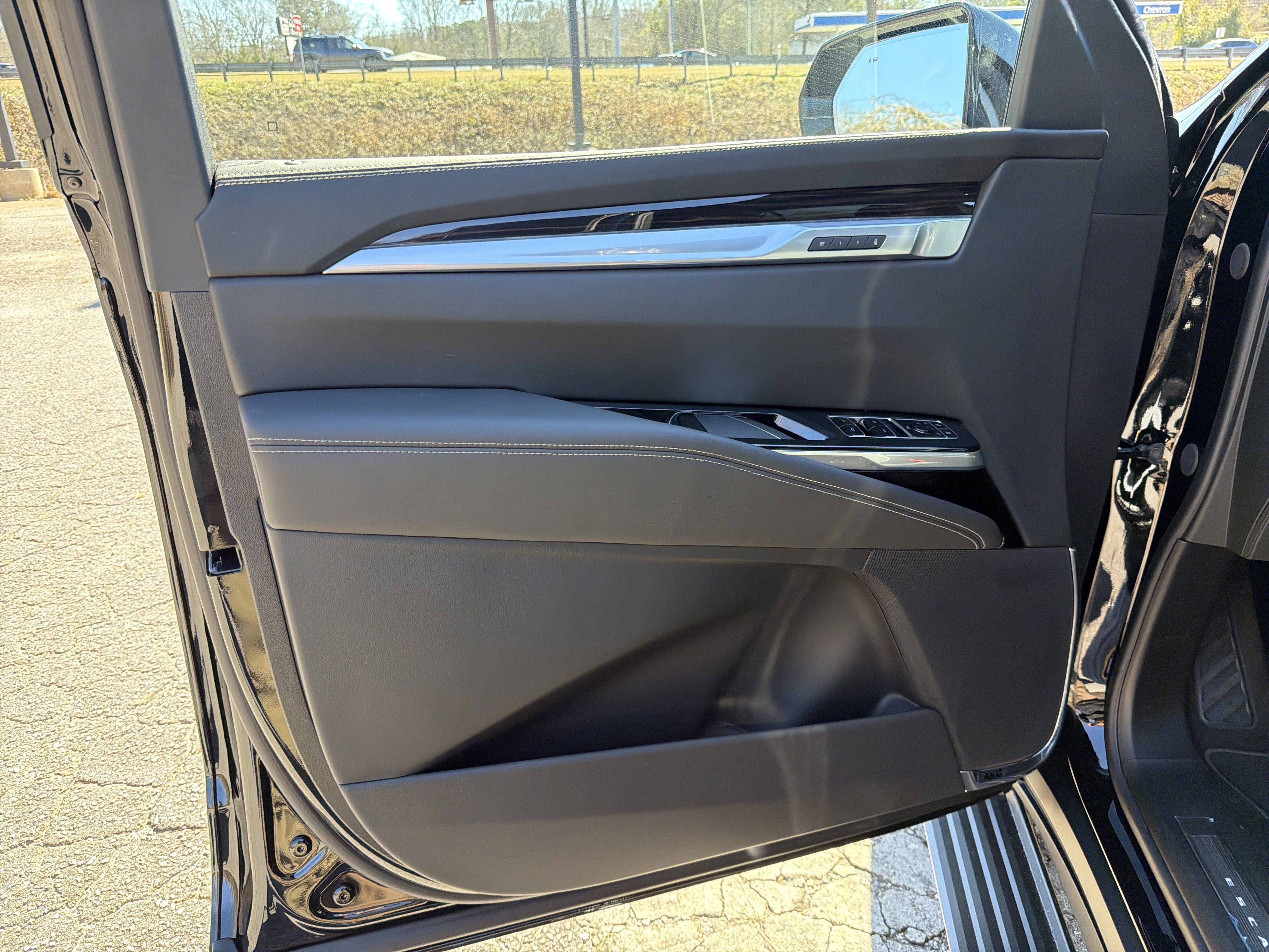 New 2026 Cadillac Escalade Luxury image 12