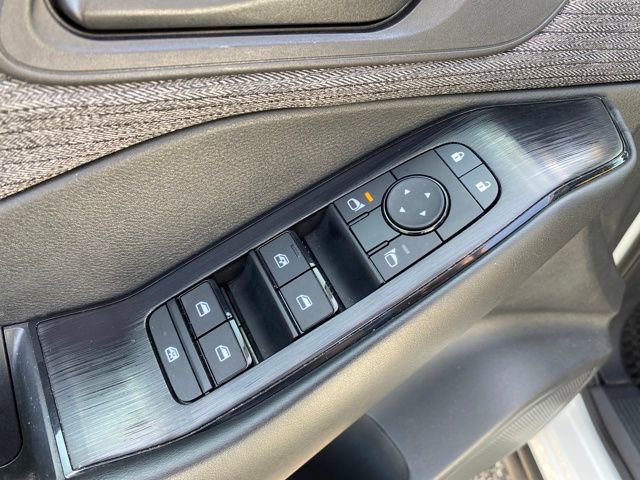 Used 2023 Nissan Rogue S image 16