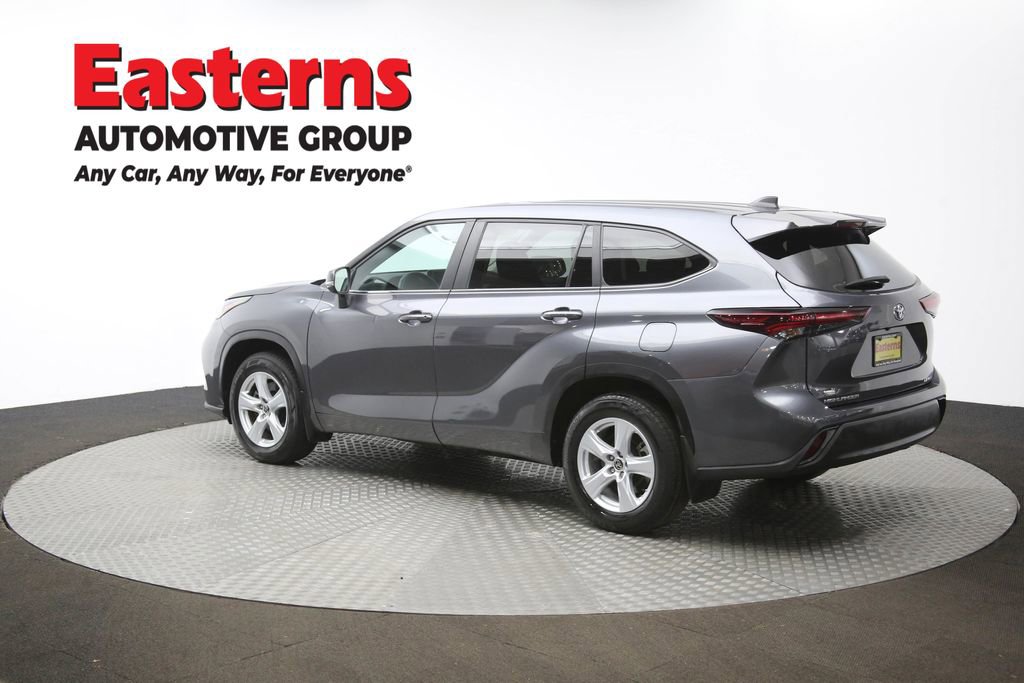 Used 2024 Toyota Highlander LE image 64