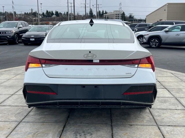 Certified 2025 Hyundai Elantra Limited image 10
