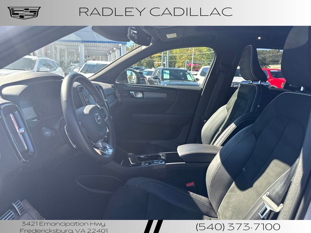 Used 2020 Volvo XC40 T5 R-Design image 10