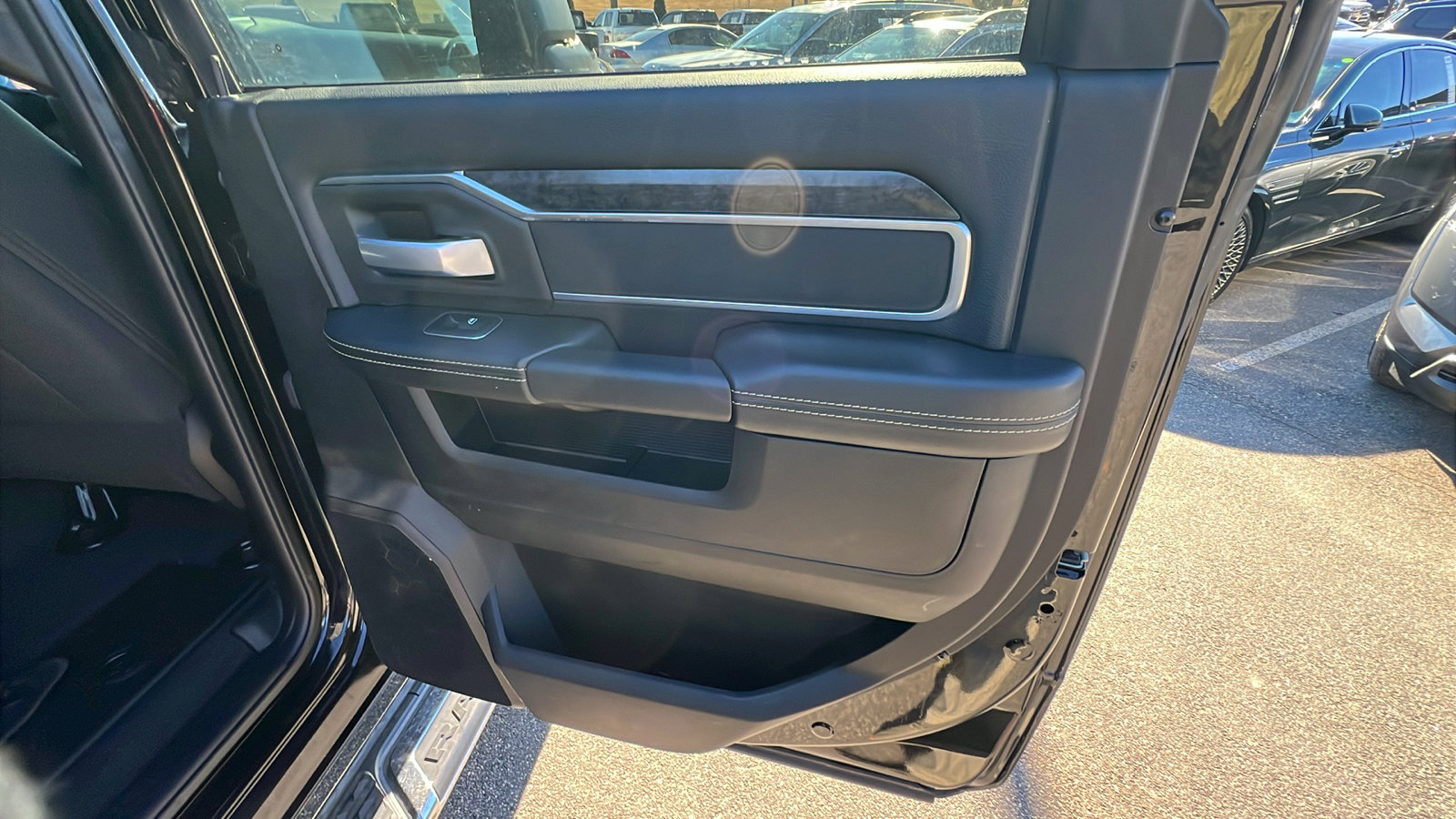 Used 2024 RAM 2500 Big Horn w/ Bed Utility Group image 21