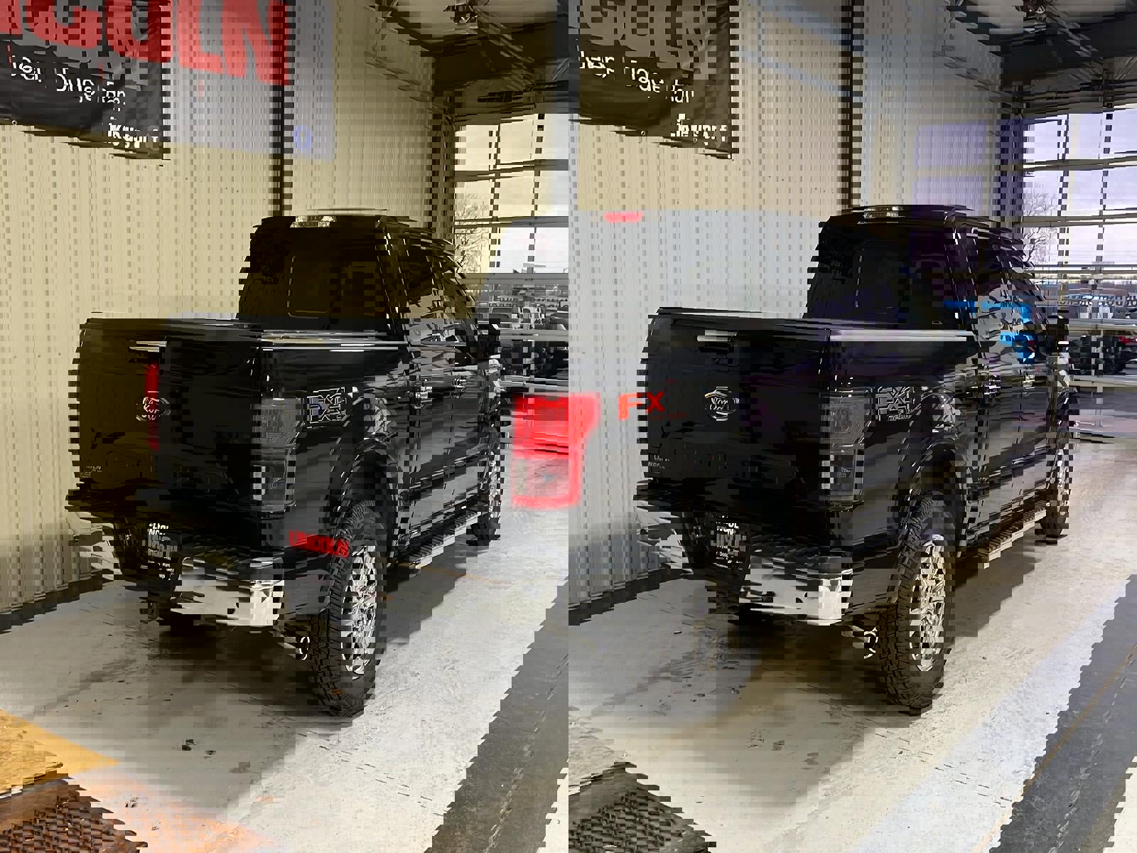 Used 2018 Ford F150 Lariat w/ Equipment Group 502A Luxury image 4