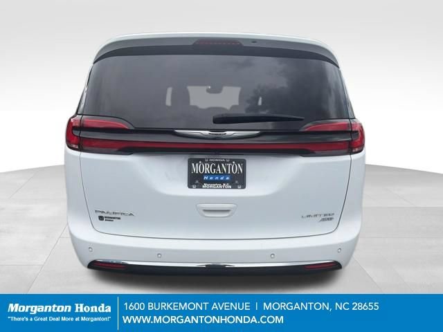 Used 2023 Chrysler Pacifica Limited w/ Uconnect Theater Family Group AWD/4WD image 6