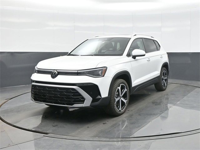 New 2026 Volkswagen Taos SEL image 3