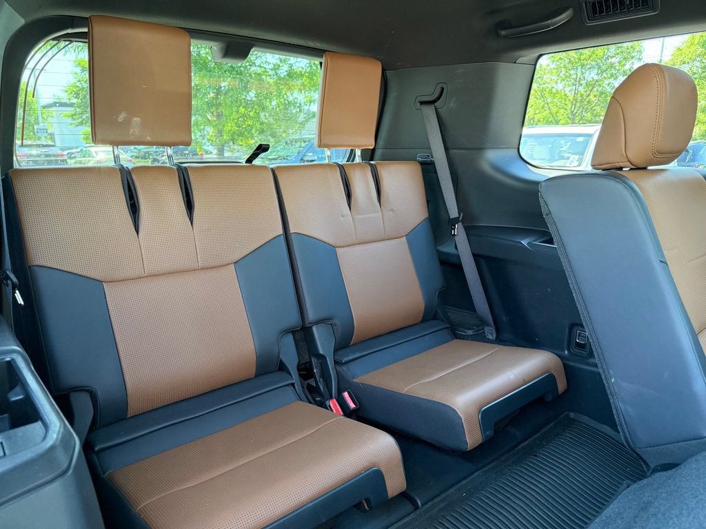 Used 2024 Lexus GX 550 w/ Accessory Package (Z1) AWD/4WD image 18