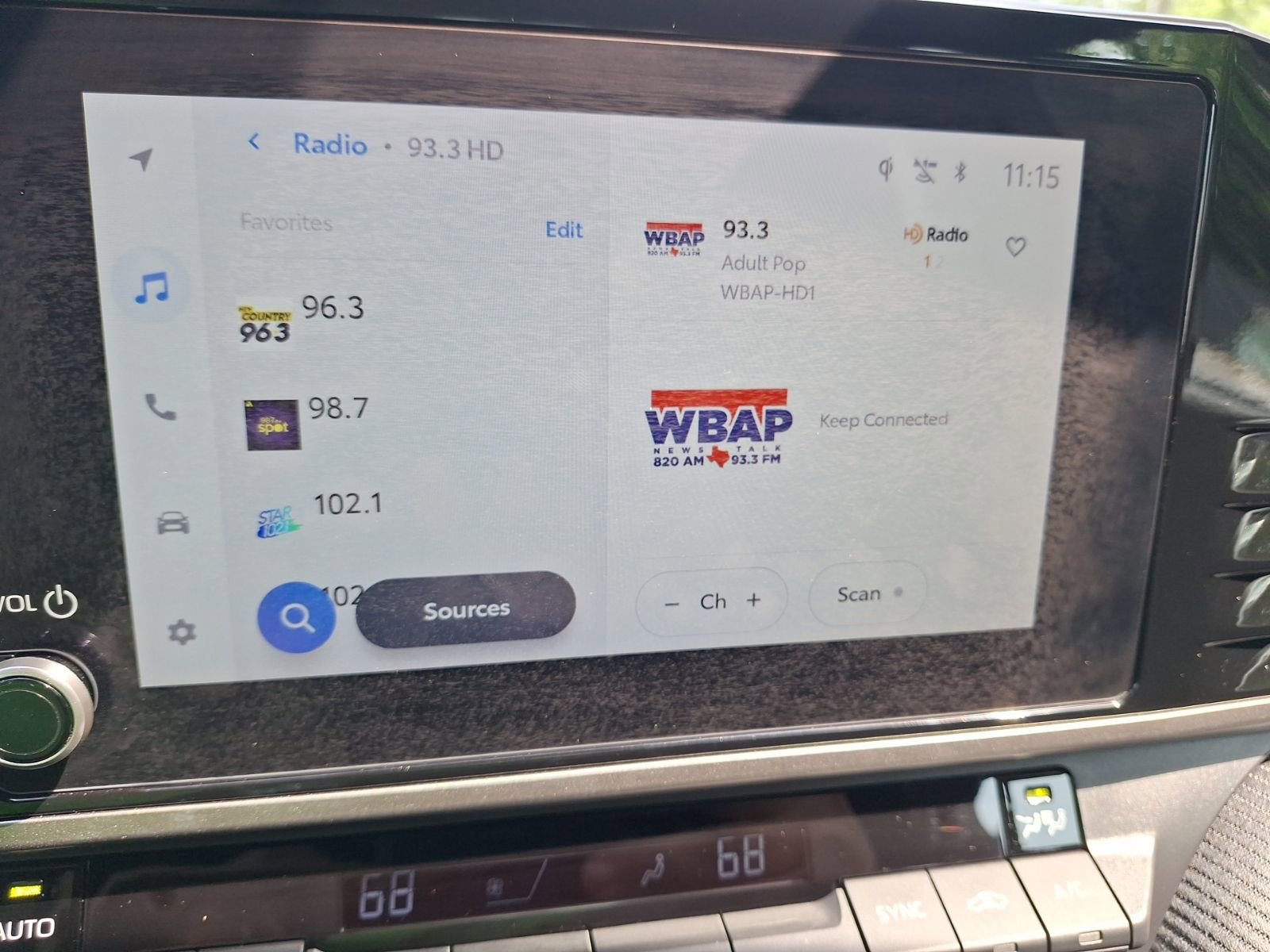 Used 2025 Toyota Camry SE w/ Convenience Package FWD image 23