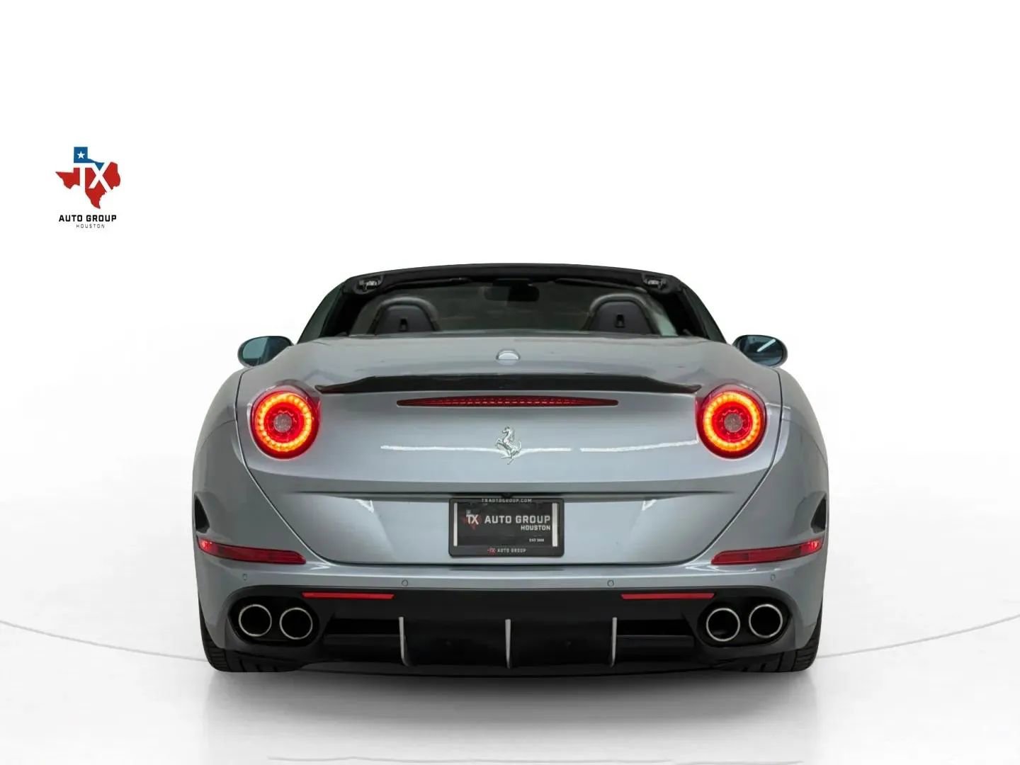Used 2015 Ferrari California T RWD image 7