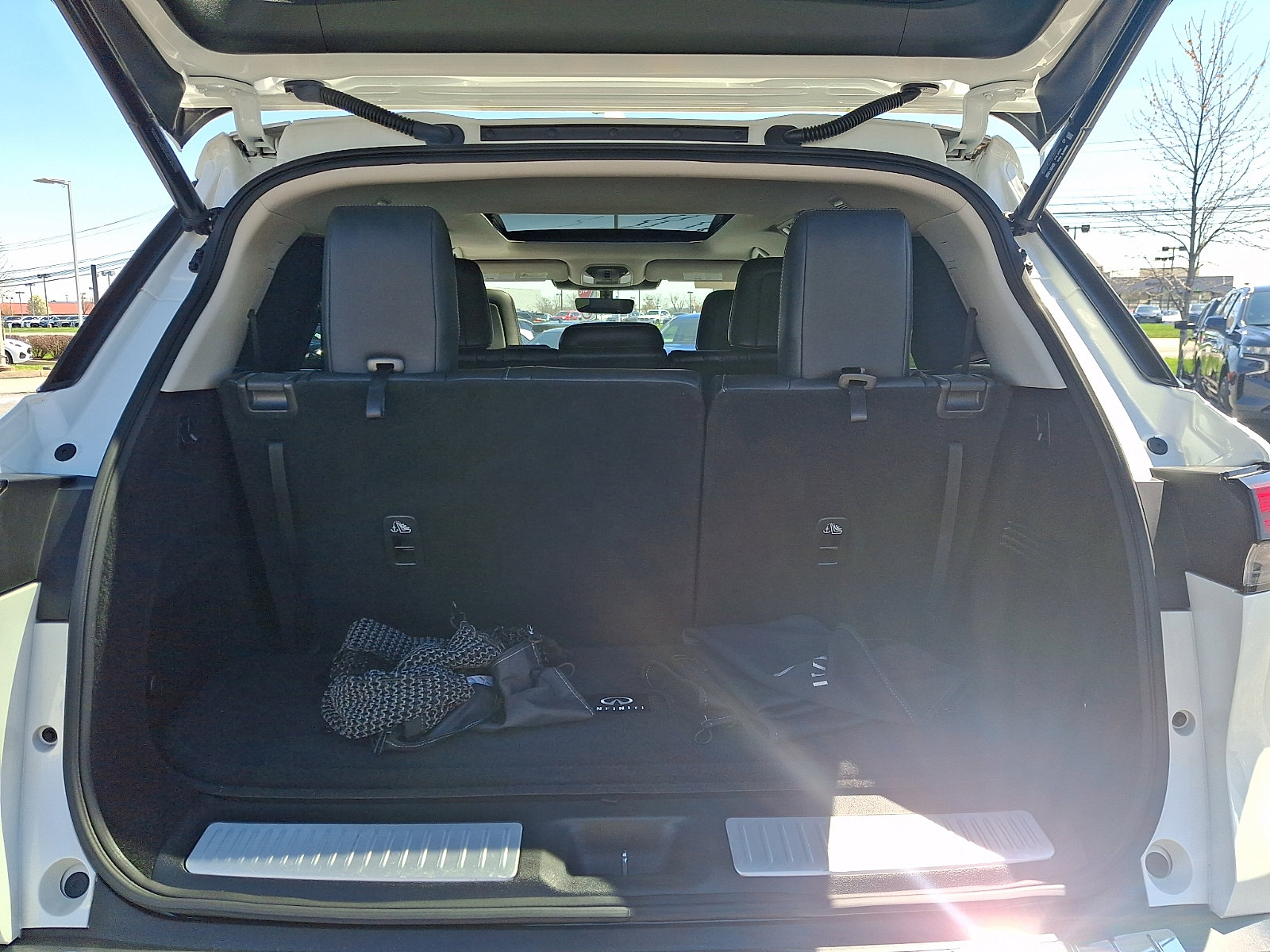 Certified 2023 INFINITI QX60 Luxe w/ Cargo Package image 28