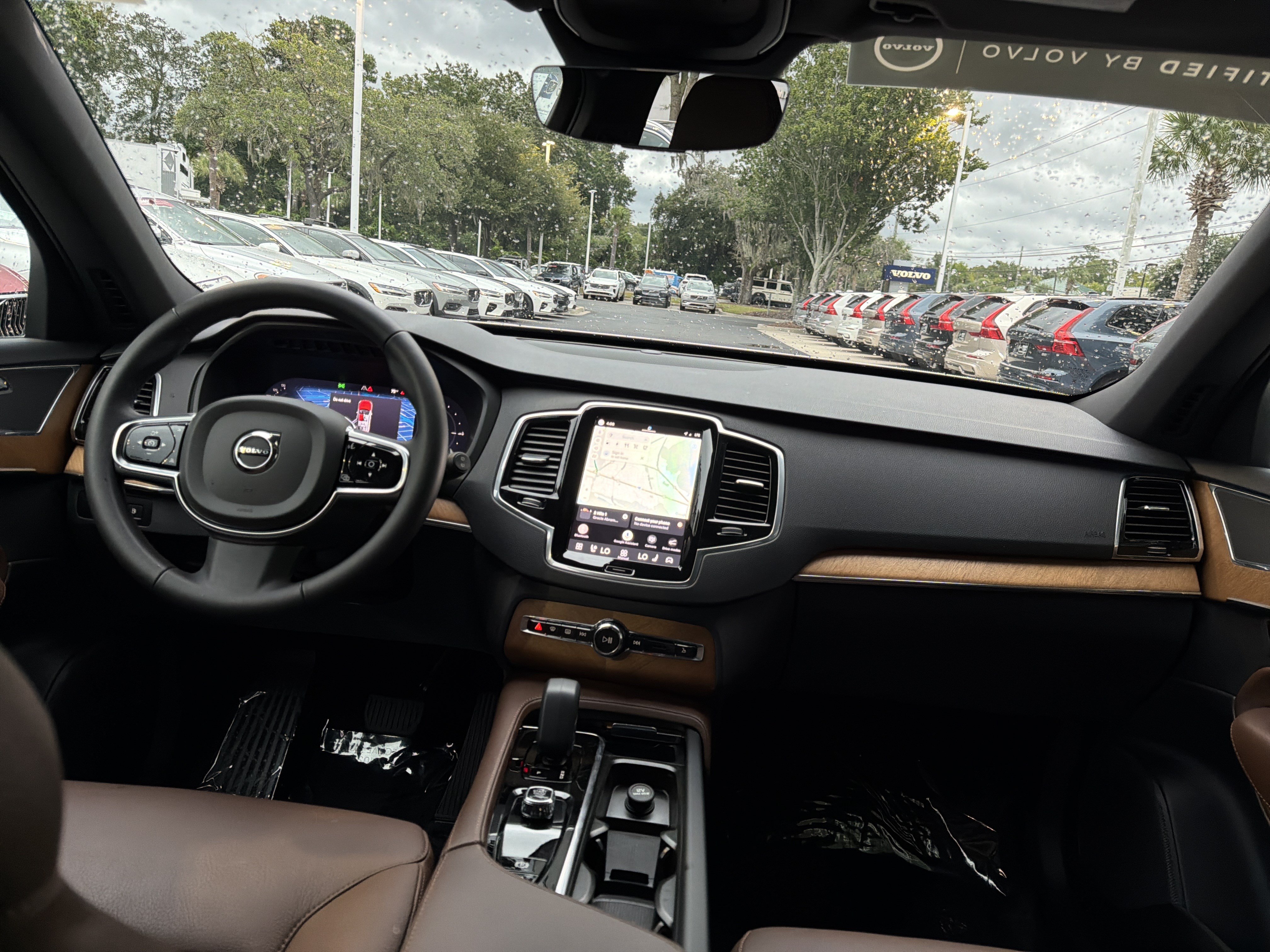 Certified 2024 Volvo XC90 T8 Plus w/ Protection Package Premier AWD/4WD image 30