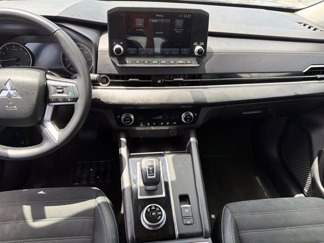 Used 2023 Mitsubishi Outlander SE FWD image 17