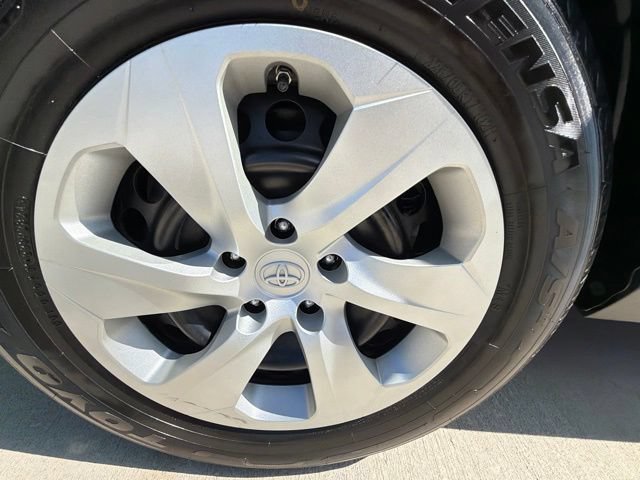 Used 2019 Toyota RAV4 LE FWD image 96