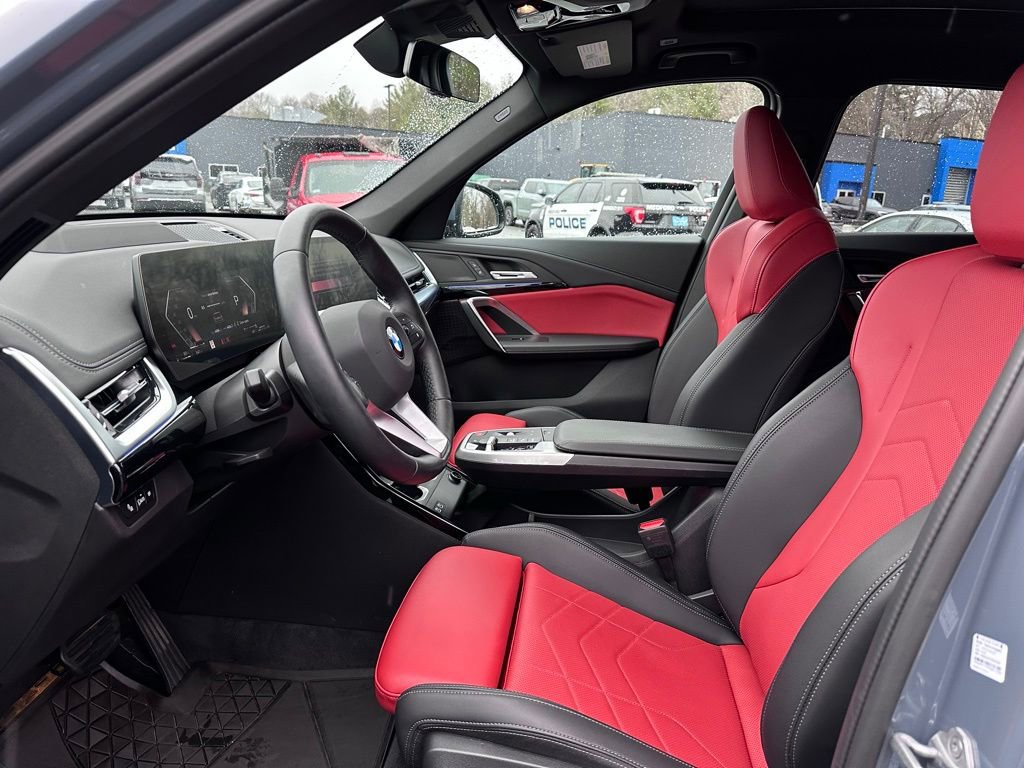 Certified 2025 BMW X1 xDrive28i w/ Technology Package image 12