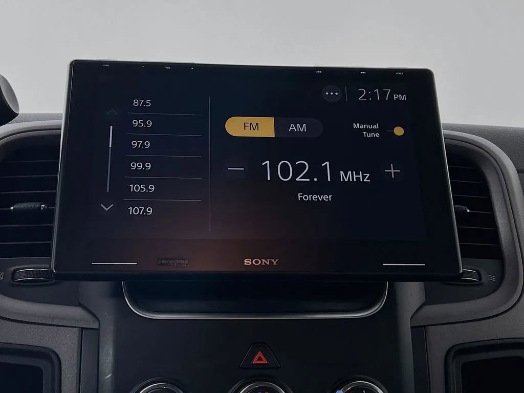 Used 2013 RAM 2500 Tradesman w/ Chrome Appearance Group image 15