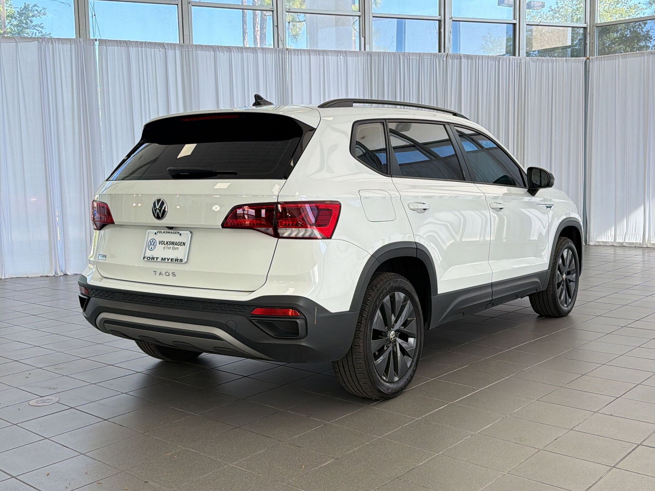 Used 2023 Volkswagen Taos S image 9