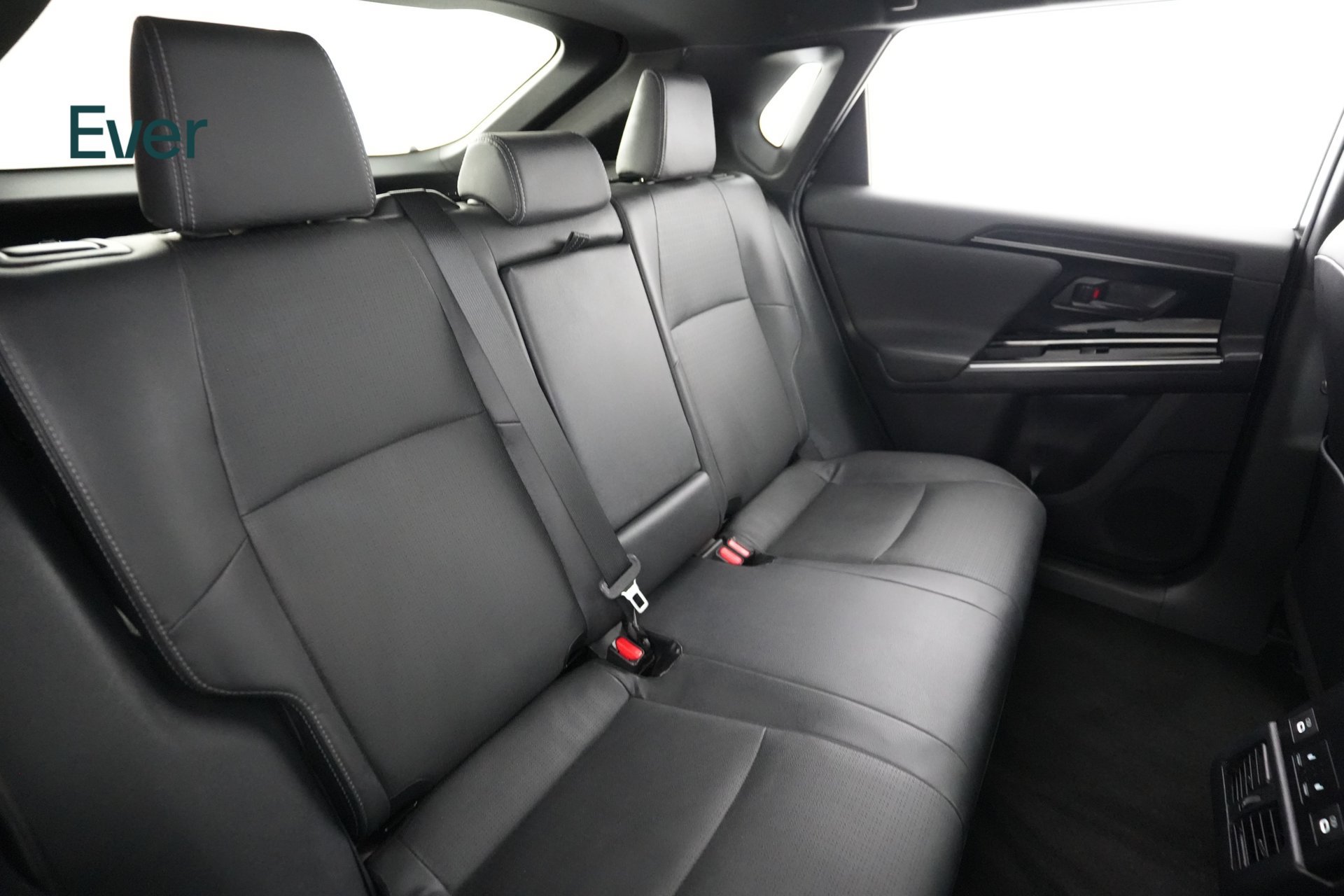 Used 2023 Subaru Solterra AWD image 5