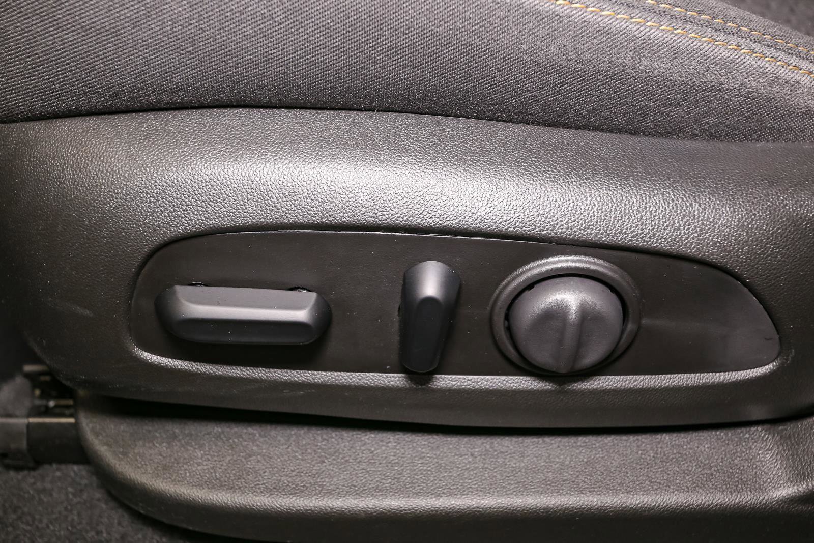 Used 2021 GMC Terrain SLE w/ Driver Convenience Package image 46