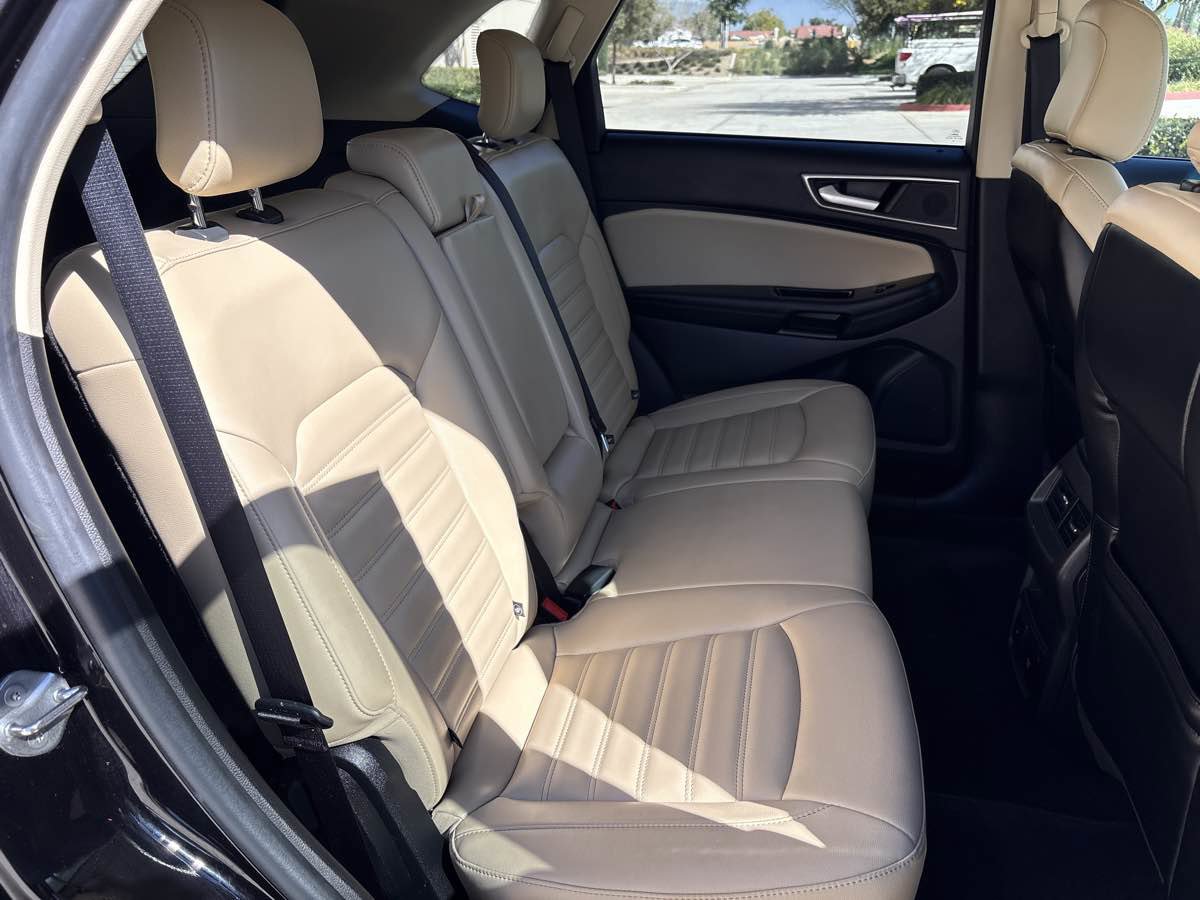 Used 2020 Ford Edge SEL w/ Convenience Package image 15