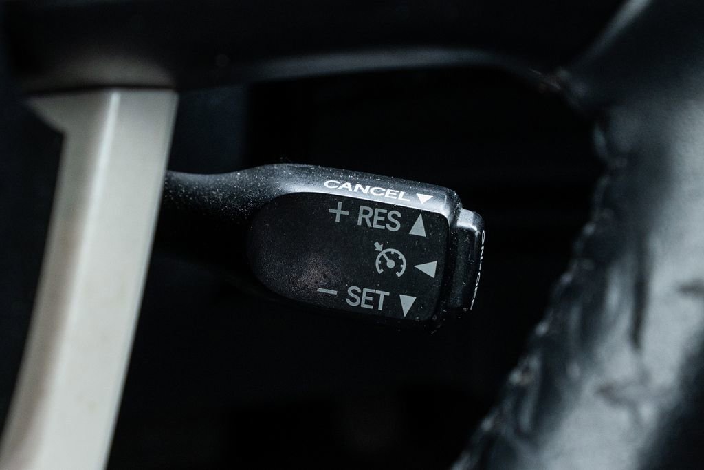 Used 2016 Toyota Prius Three image 19