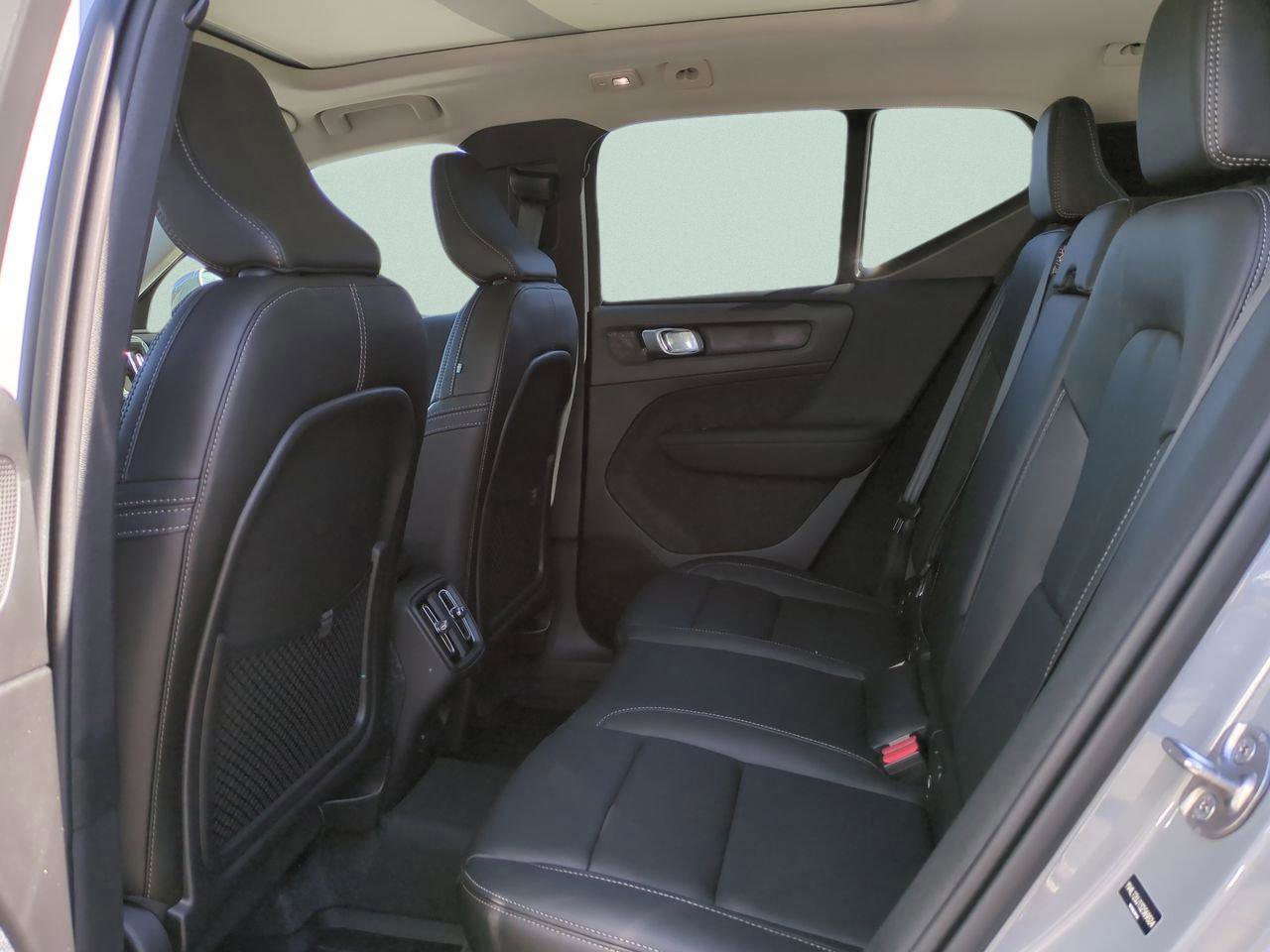 New 2025 Volvo XC40 B5 Core w/ Protection Package Premier image 10