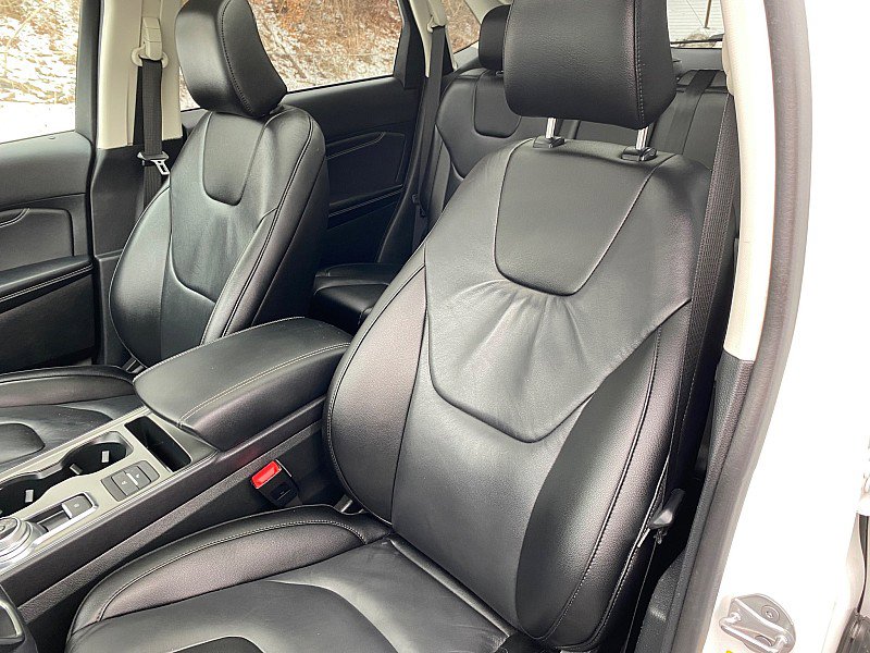 Certified 2022 Ford Edge Titanium w/ Cargo Accessory Package image 24