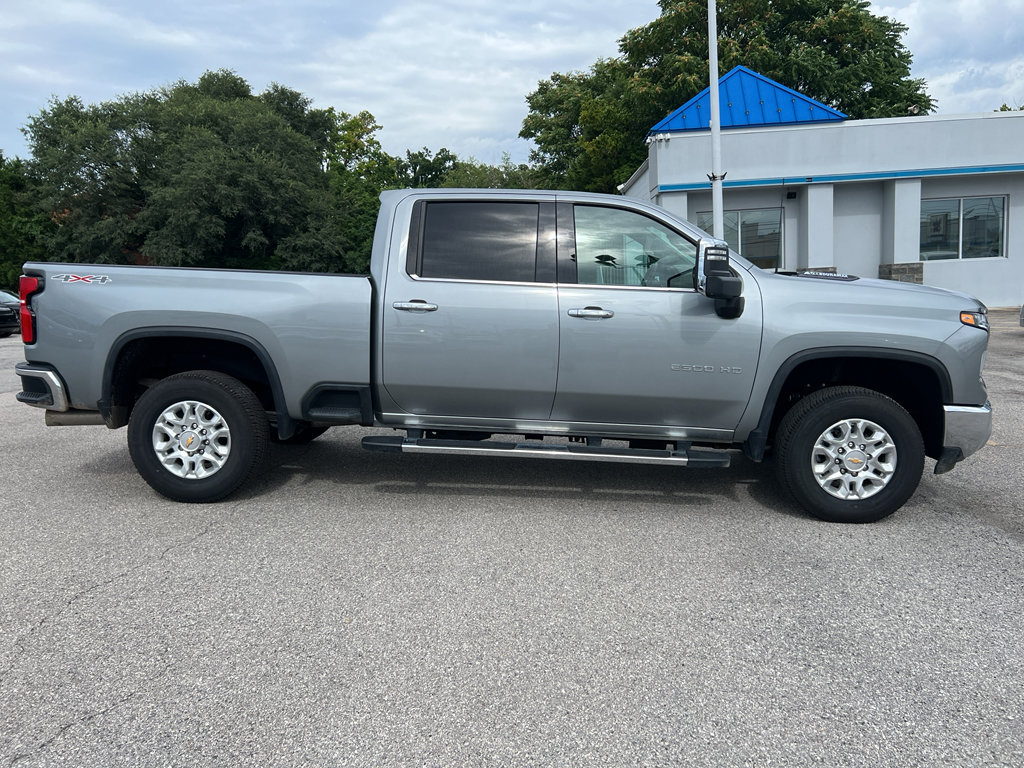 Used 2026 Chevrolet Silverado 2500 LTZ AWD/4WD image 4