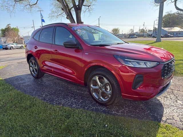 Used 2023 Ford Escape ST-Line w/ Tech Pack #1 AWD/4WD image 2