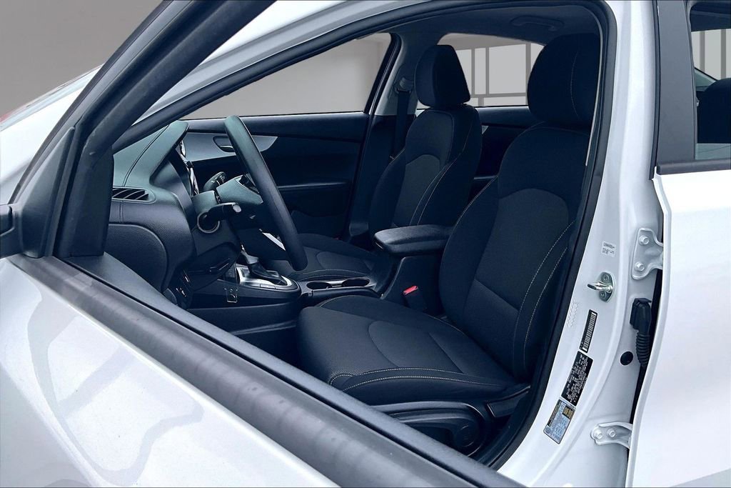 Used 2023 Kia Forte LXS image 21