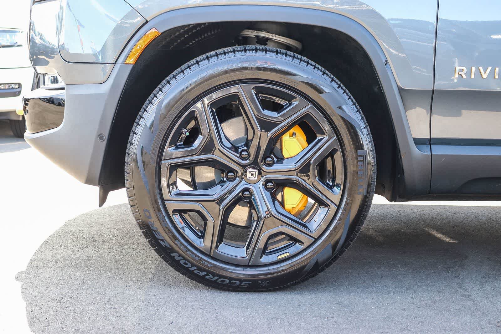 Used 2023 Rivian R1S Launch Edition AWD/4WD image 10