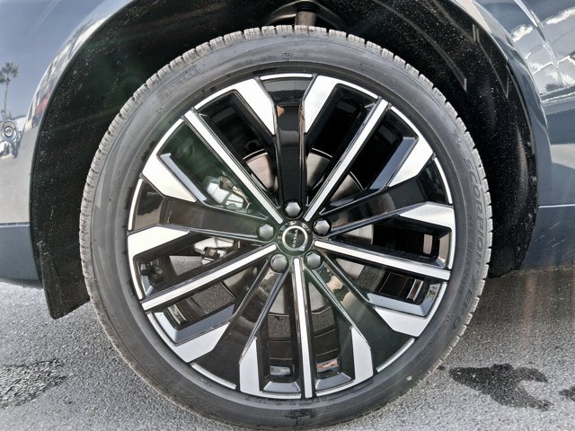 New 2026 Volvo XC60 B5 Ultra w/ Protection Package Premier AWD/4WD image 18