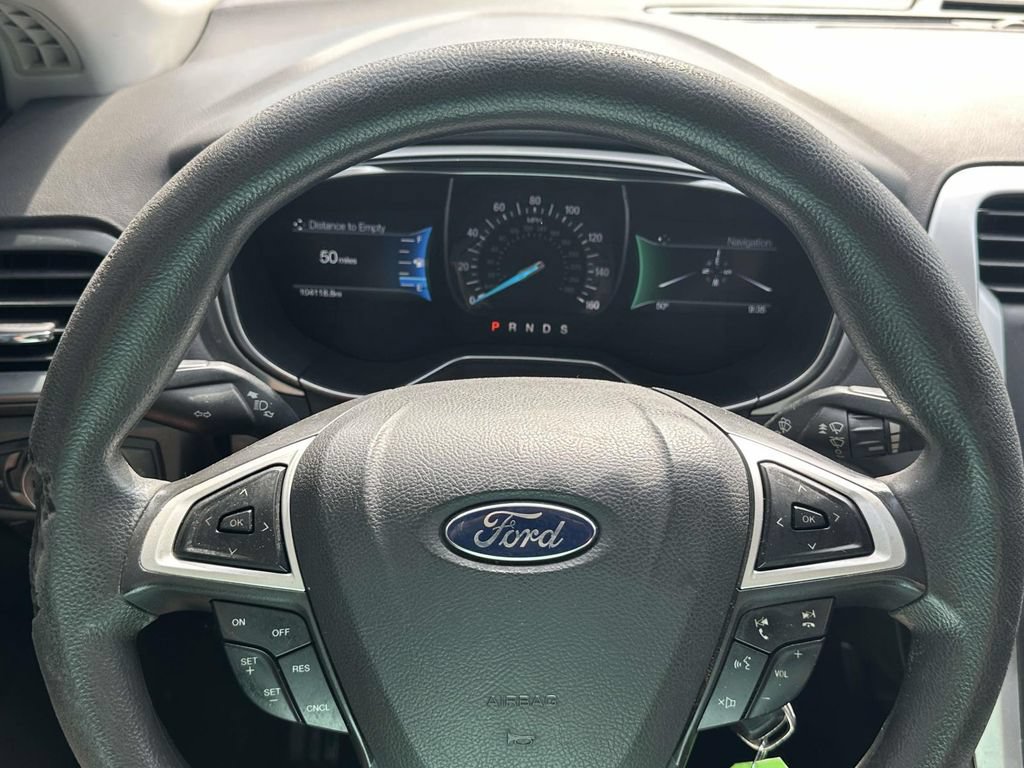Used 2016 Ford Fusion SE FWD image 21