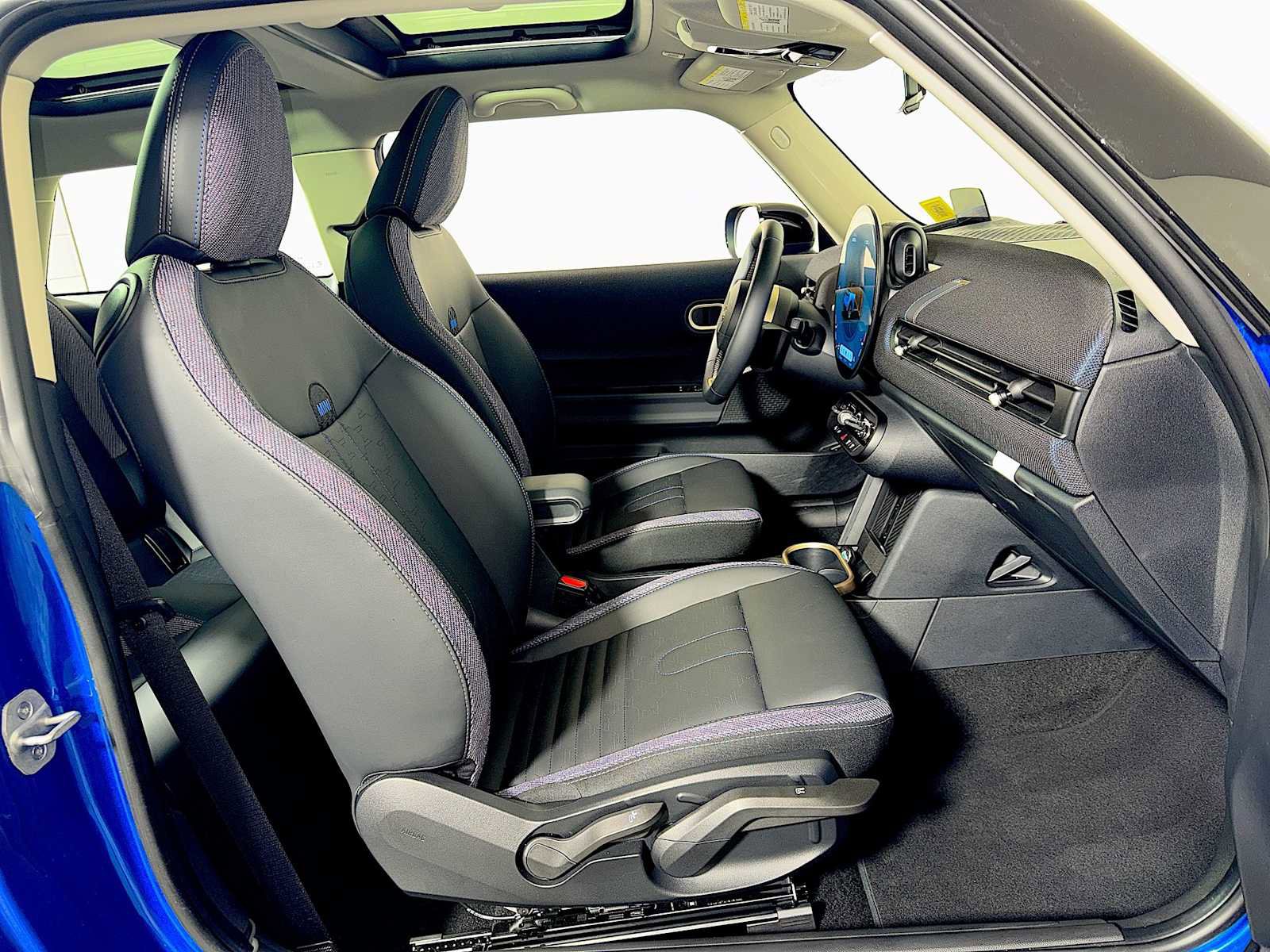 Certified 2025 MINI Cooper S FWD image 23