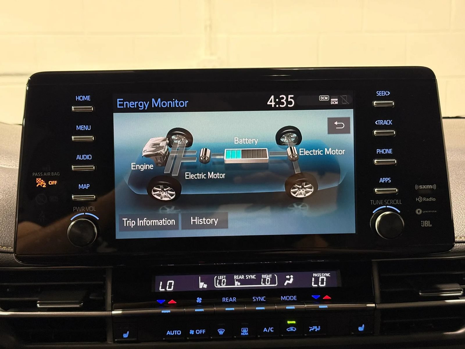Used 2022 Toyota Sienna XLE Woodland Edition w/ Protection Package (TMS) AWD/4WD image 39