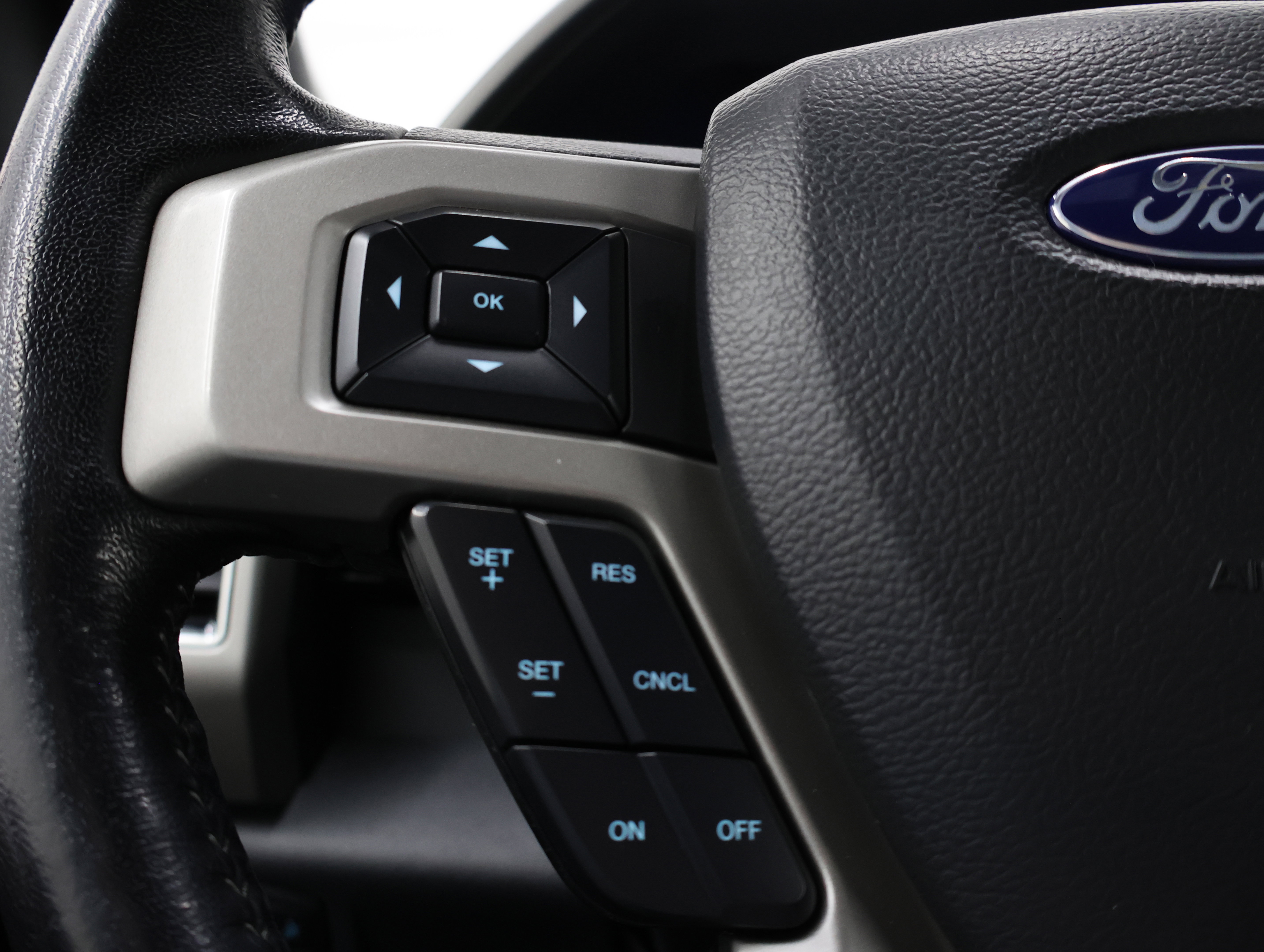 Used 2022 Ford F350 Lariat w/ Lariat Ultimate Package image 15